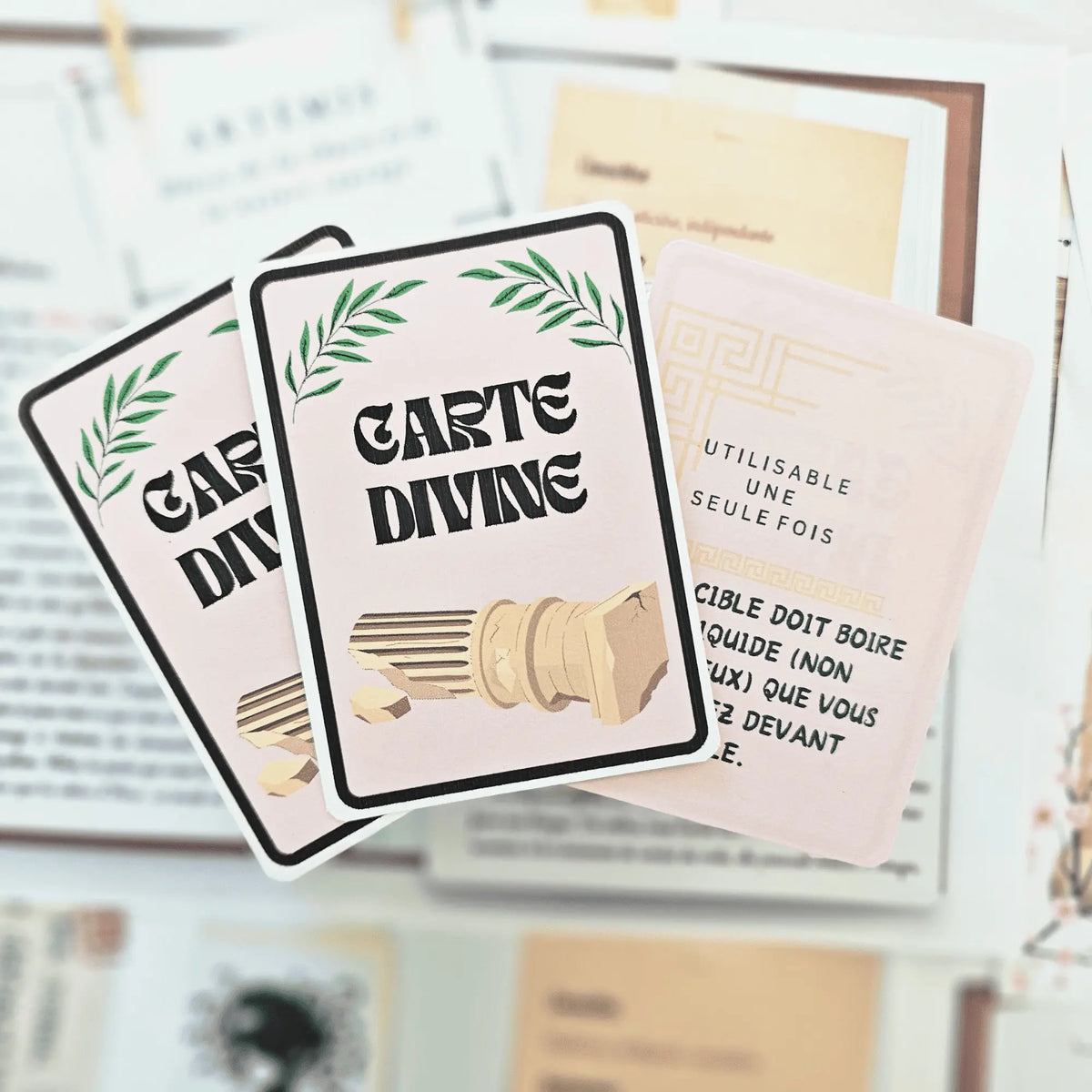Cartes d'action Carte Divine et pouvoirs secrets pour le jeu de murder party Noces Macabres sur l'Olympe par Kill Event